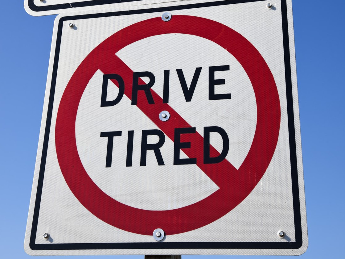 Signs You are drowsy while driving